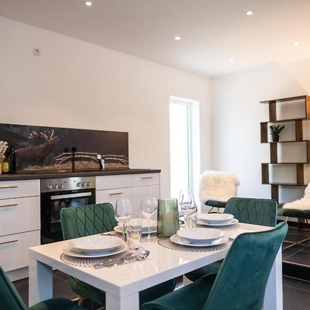 Klassen Apartments! Erleben Sie Biberach In Diesem Stilvollem Bungalow Mit Charme Und Komfort Biberach an der Riss Bagian luar foto